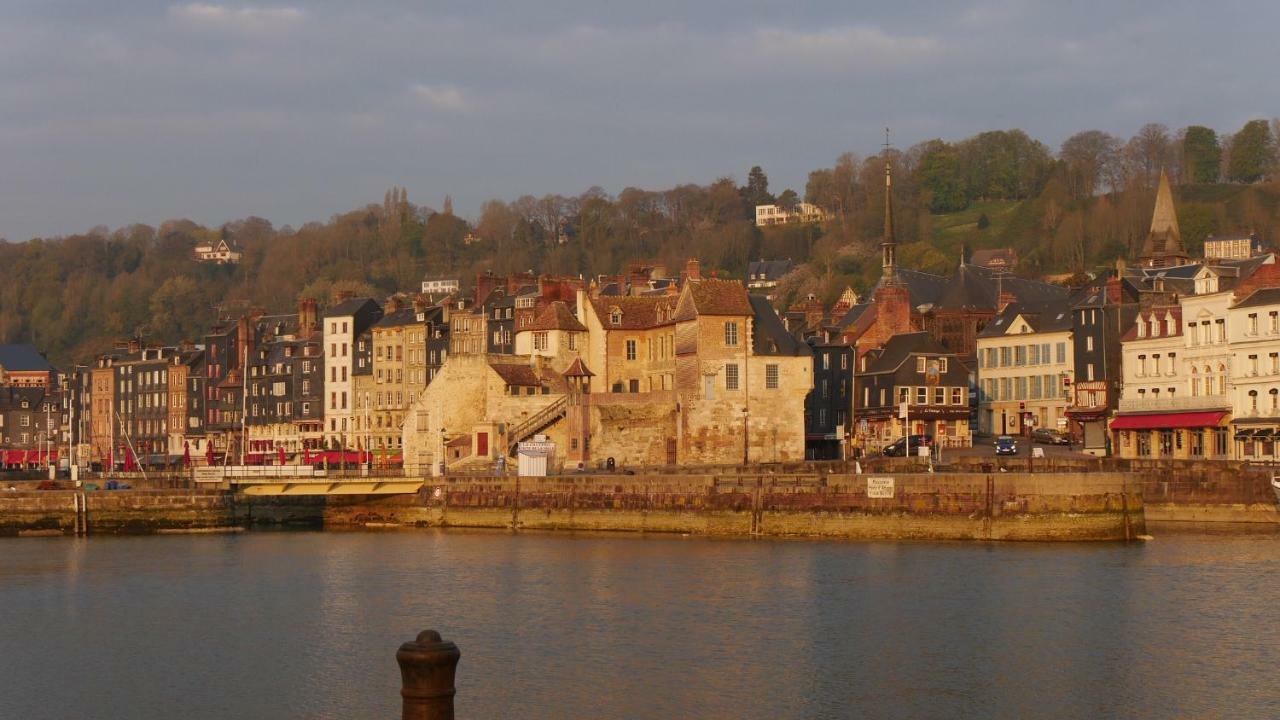 La Maison De Lucie Honfleur Bagian luar foto